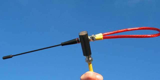 446MHz_coupler.JPG (42310 bytes)